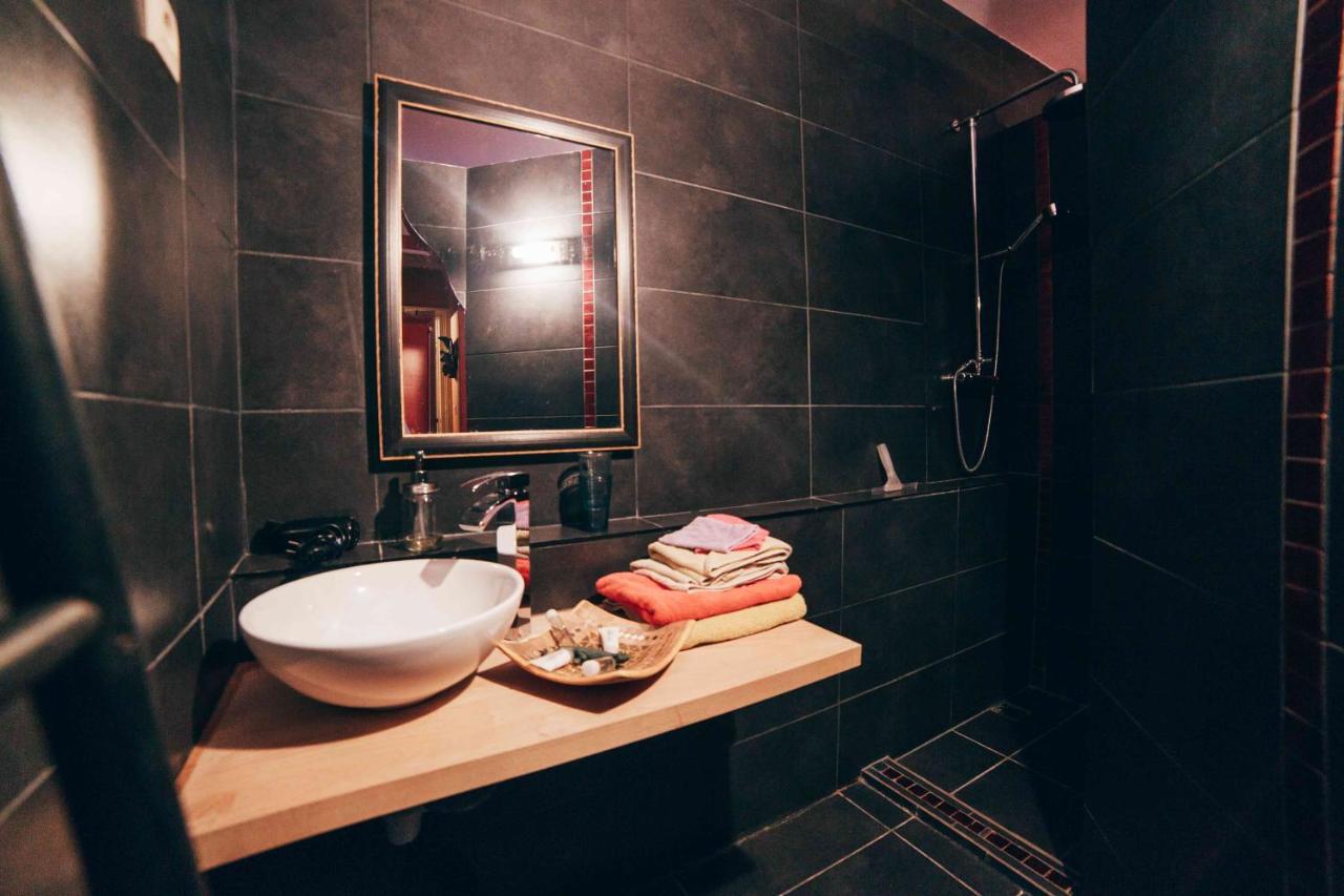 Au Plaisir Hotel Hastiere-par-dela Kültér fotó